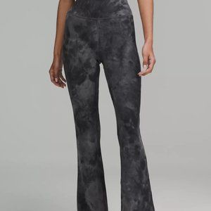 COPY - Groove Super-High-Rise Flared Pant Nulu-Brand New